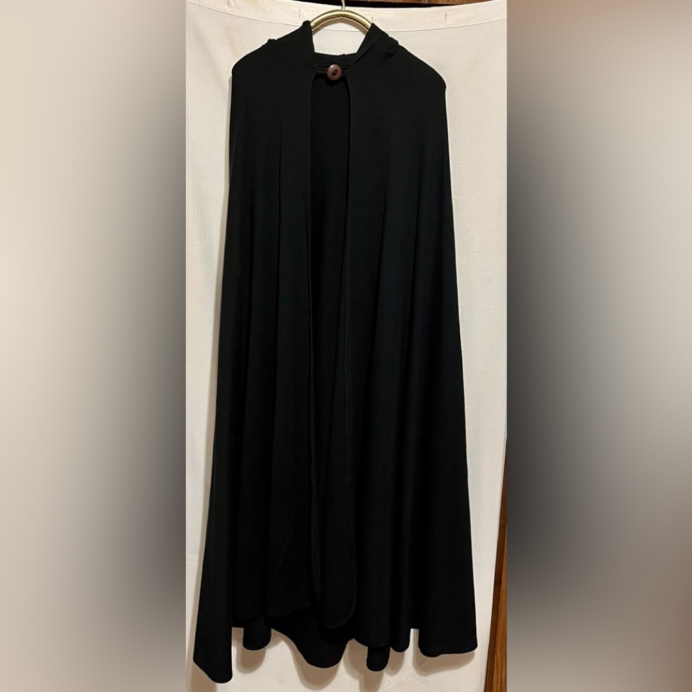 Vintage fabulous wool/cotton Cape
Get ready for fall